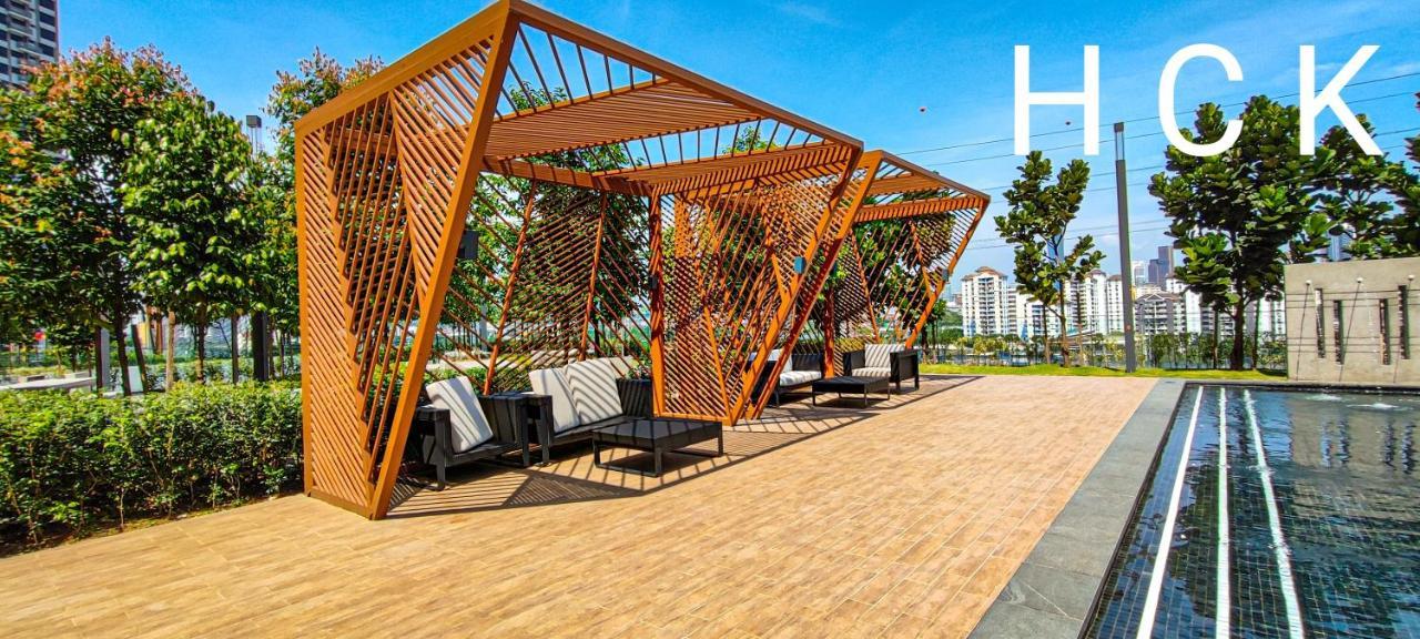 Apartment Sky View At M-vertica By Hck *